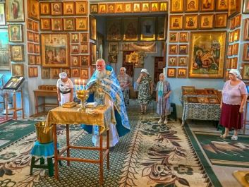 Божественная литургия в день обретения чудотворной иконы Божией Матери «Мати Молебница»