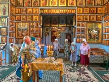 Божественная литургия в день обретения чудотворной иконы Божией Матери «Мати Молебница»