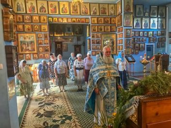 Божественная литургия в день обретения чудотворной иконы Божией Матери «Мати Молебница»
