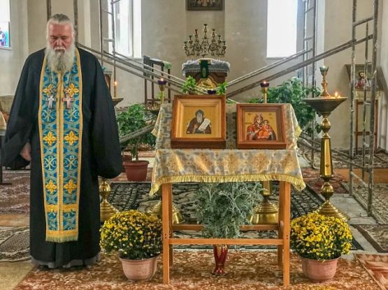 День чествования иконы Божией Матери Акафистная Зографская «Предвозвестительница» и памяти святого преподобного старца Амвросия Оптинского