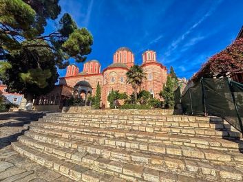 Фото к новости «Приобретение икон на Святой Горе Афон для нашего храма»