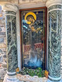 Фото к новости «Приобретение икон на Святой Горе Афон для нашего храма»