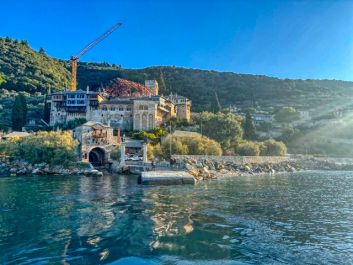 Фото к новости «Приобретение икон на Святой Горе Афон для нашего храма»