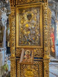 Фото к новости «Приобретение икон на Святой Горе Афон для нашего храма»