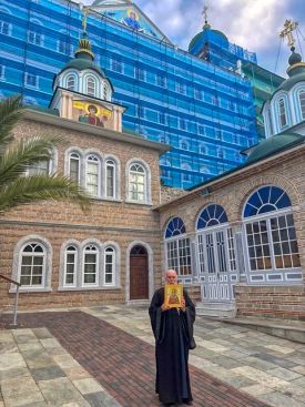 Фото к новости «Приобретение икон на Святой Горе Афон для нашего храма»