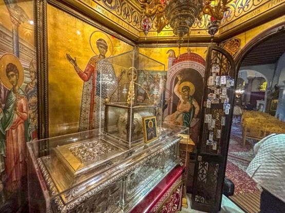 Молитва у мощей покровителя нашей общины