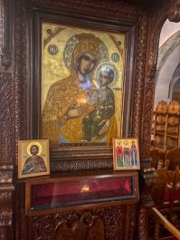 Молитва у мощей покровителя нашей общины