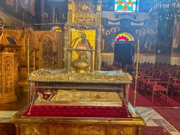 Молитва у мощей покровителя нашей общины