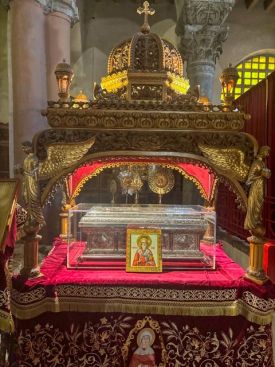 Молитва у мощей покровителя нашей общины