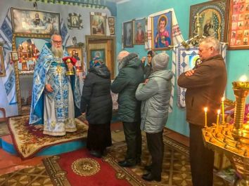 Божественная литургия в с. Хлебодаровка