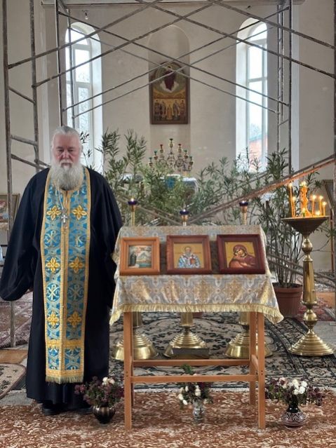 День чествования иконы Божией Матери «Селигерская», день памяти святителя Амвросия Медиоланского и прп. Нила Столобенского