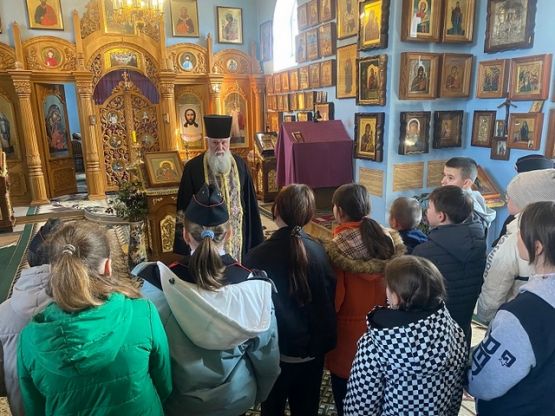 Учащиеся и педагоги Асканийской и Хлебодаровской школ посетили храмовый комплекс