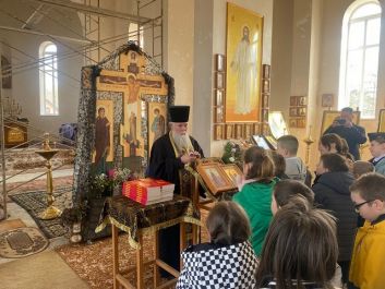 Учащиеся и педагоги Асканийской и Хлебодаровской школ посетили храмовый комплекс