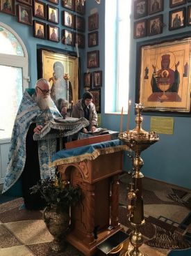 Утреня с чтением акафиста Пресвятой Богородице