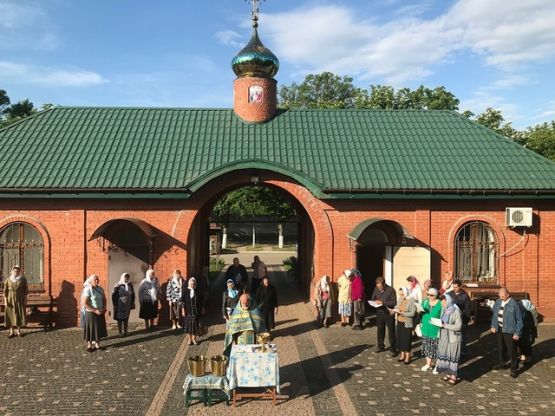 Престольный праздник Божией Матери в честь Ее иконы «Мати Молебница»