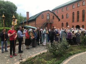 Престольный праздник Божией Матери в честь Ее иконы «Мати Молебница»