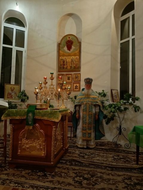Ночная Божественная Литургия