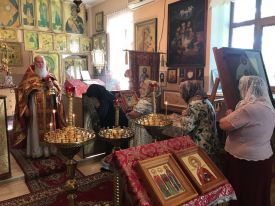 Божественная Литургия в день памяти святых священномученика Станислава Насадила и мучениц Валерии, Кириакии и Марии Палестинских