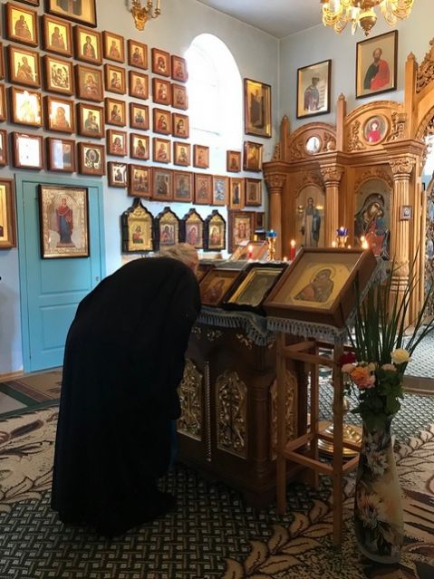 Молебен с чтением акафиста Пресвятой Богородице