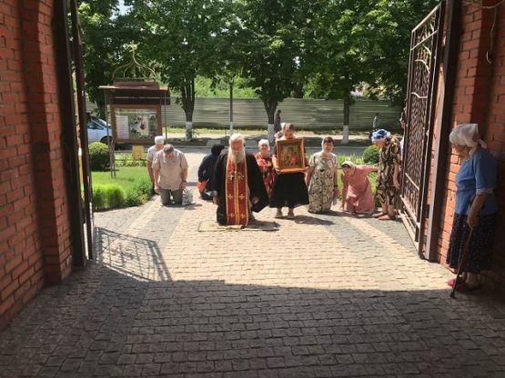Традиционный Крестный ход из Чаплинки в Асканию-Нова