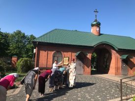 Встреча иконы Божией Матери «Прибавление ума» с частицей Святого Покрова Богородицы (частью Ее Омофора)