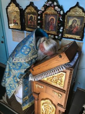 Божественная литургия в день принесения чудотворной иконы Божией Матери «Мати Молебница»