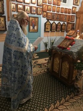 Ночная Божественная Литургия в день чествования иконы Божией Матери «Услышательница»