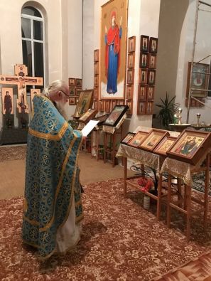 Ночная Божественная Литургия