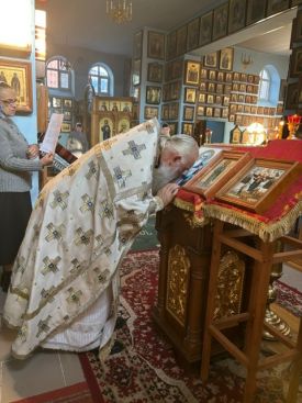 Божественная Литургия в день чествования иконы Божией Матери "Азовская" и преставление апостола и евангелиста Иоанна Богослова