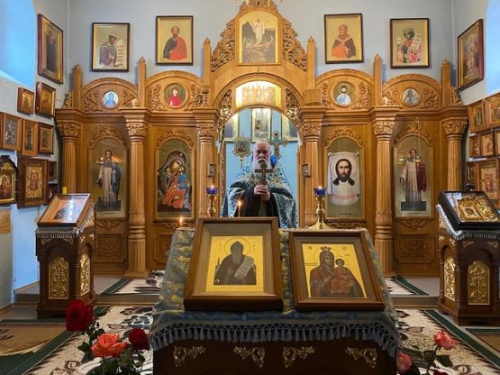 День чествования иконы Божией Матери Акафистная Зографская «Предвозвестительница» и памяти святого преподобного старца Амвросия Оптинского