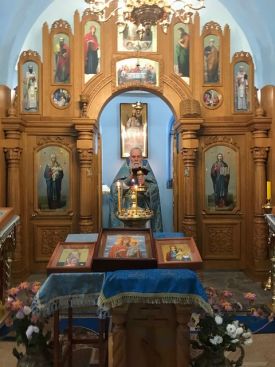 Божественная Литургия в день чествования икон Божией Матери «Избавительница», «Прежде Рождества и по Рождестве Дева» и памяти святого праведного Ла́заря Четверодневного