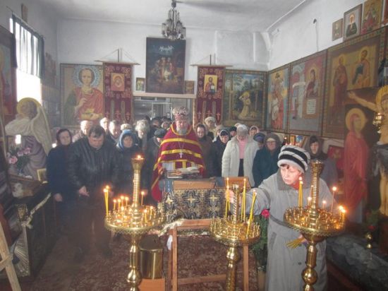 В воскресенье, 4 февраля, в Неделю Торжества Православия, в храме св. вмч. Димитрия Солунского отцом Иоанном была отслужена Божественная литургия